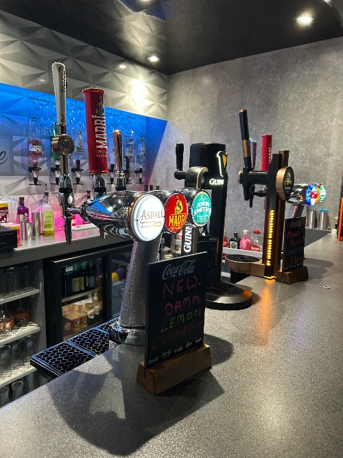 Bar Pumps With Aspall, Madri & John Smiths.